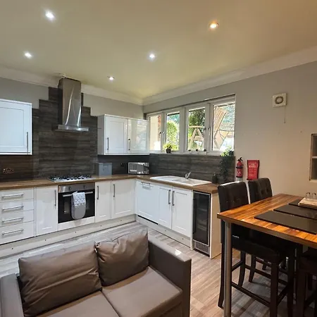 Stylish, In Clifton Бристоль